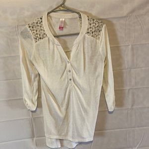 No boundaries white long sleeve blouse